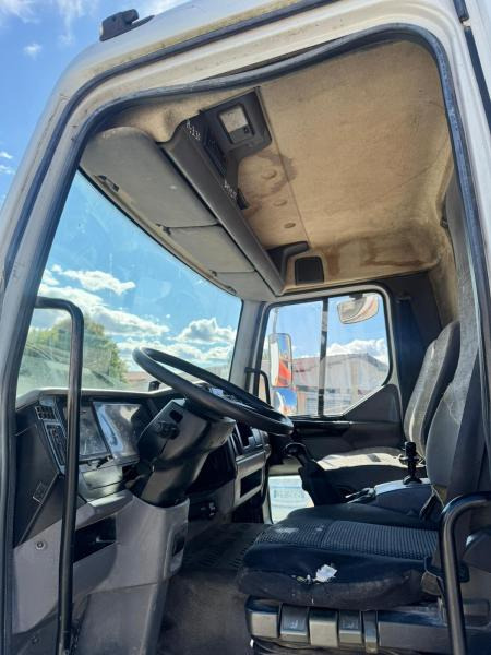 Renault Midlum 210 - Kravas automašīna pašizgāzējs: foto 5 Renault Midlum 210 - Kravas automašīna pašizgāzējs: foto 5