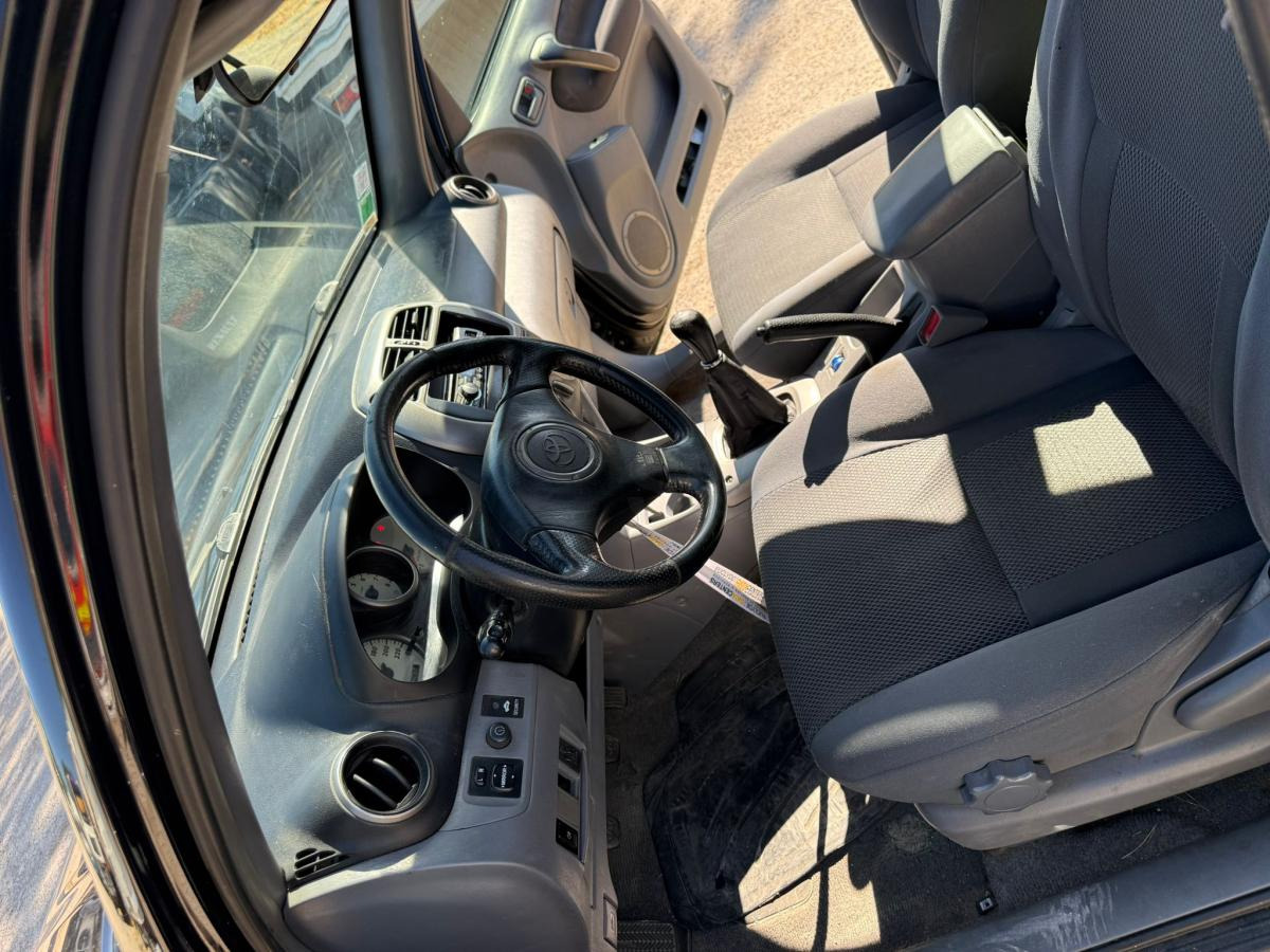 Toyota Rav 4 - Hečbeks: foto 4 Toyota Rav 4 - Hečbeks: foto 4