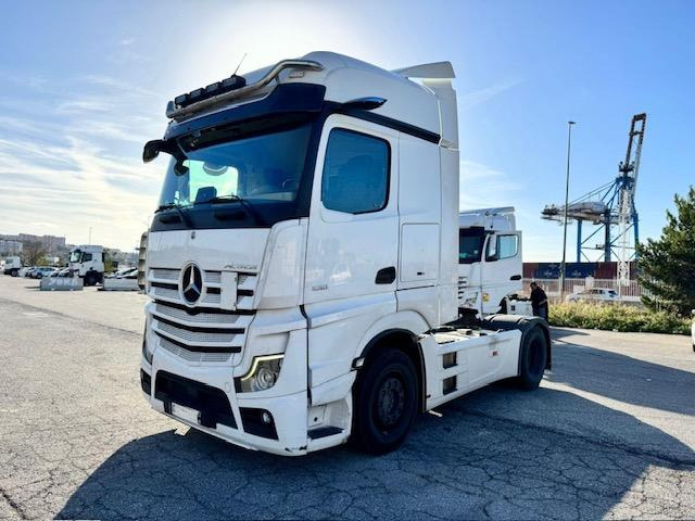 Mercedes ACTROS 1851 RETARDER - Vilcējs: foto 1 Mercedes ACTROS 1851 RETARDER - Vilcējs: foto 1