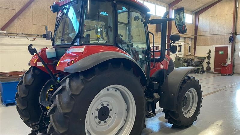 Case IH Farmall 100C - Traktors: foto 3 Case IH Farmall 100C - Traktors: foto 3