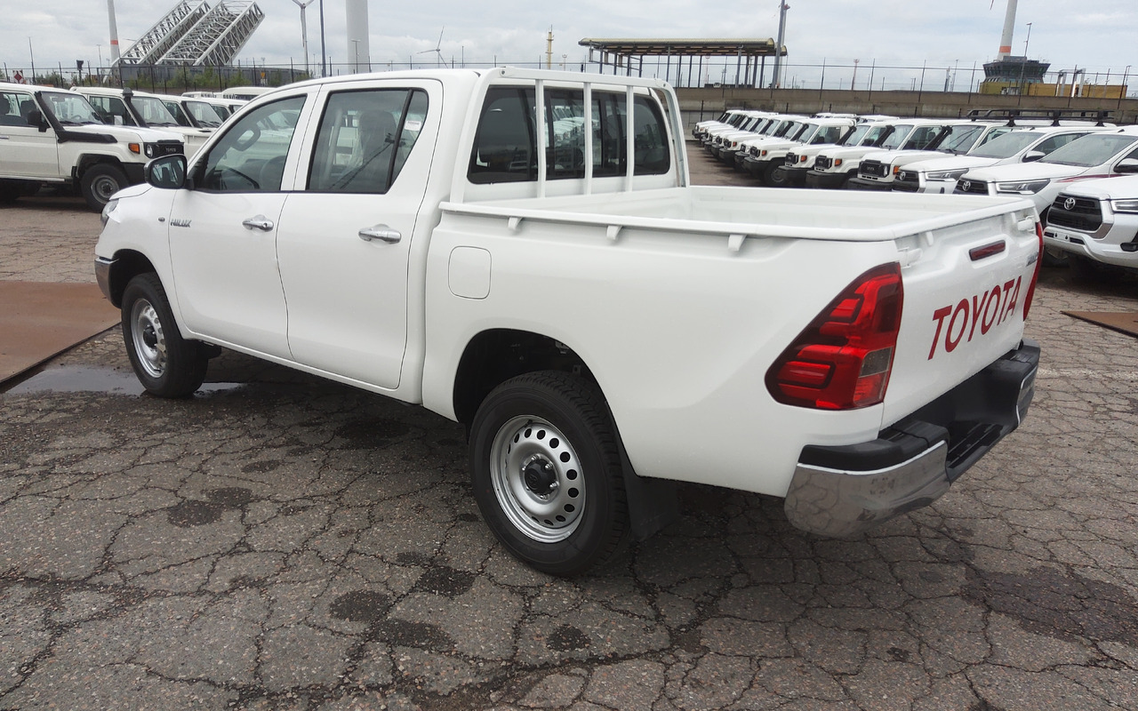 Toyota Hilux / Revo Pick-up double cabin pack security 2.4L Turbo Diesel Manual - Vieglā automašīna: foto 4 Toyota Hilux / Revo Pick-up double cabin pack security 2.4L Turbo Diesel Manual - Vieglā automašīna: foto 4