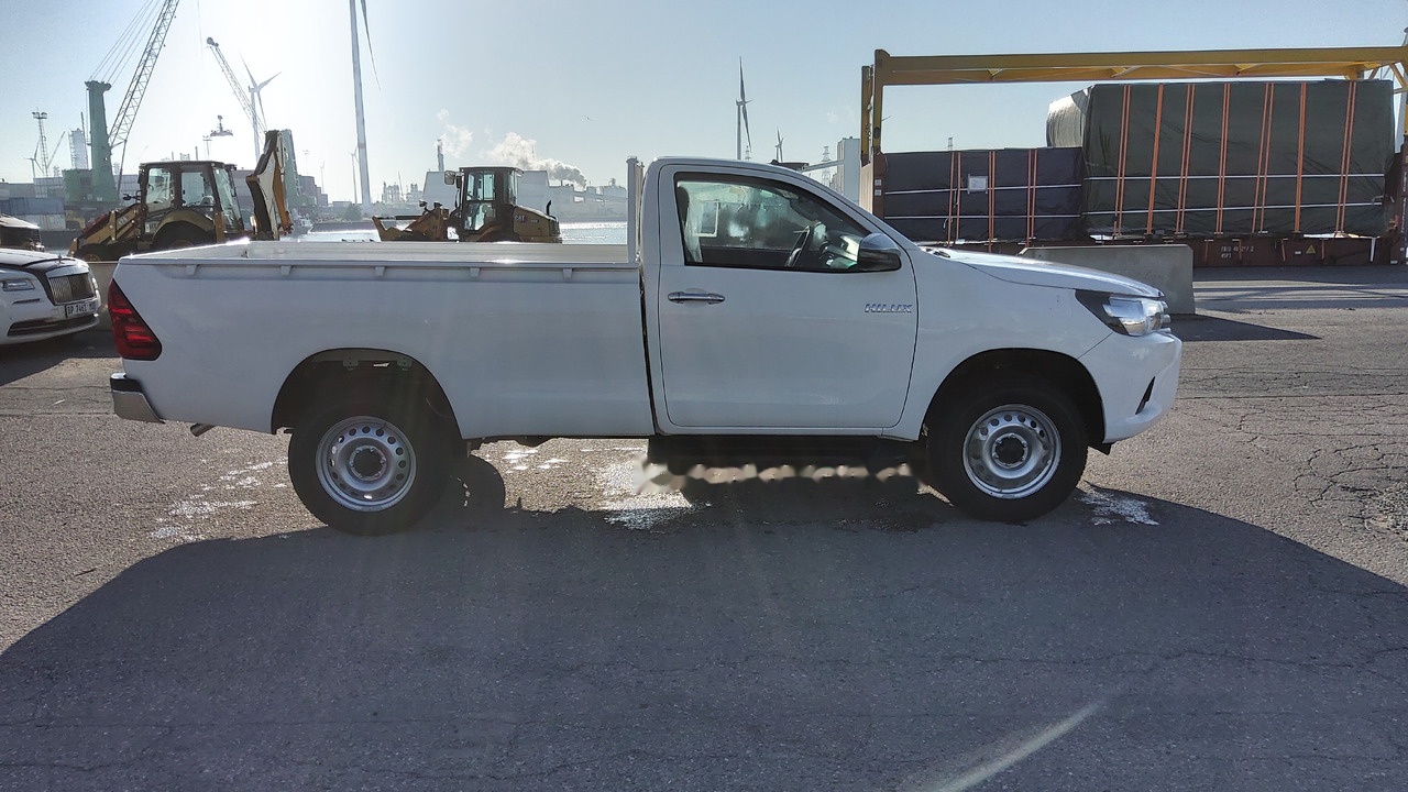 Toyota Hilux / Revo Pick-up single Cab pack security 2.4L Turbo Diesel Manual - Pikaps: foto 2 Toyota Hilux / Revo Pick-up single Cab pack security 2.4L Turbo Diesel Manual - Pikaps: foto 2