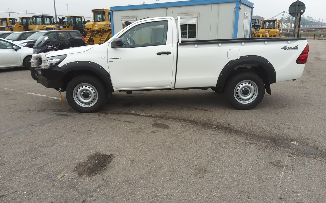 Toyota Hilux / Revo RHD Pick-up single Cab 2.8L Diesel Manual - Vieglā automašīna: foto 3 Toyota Hilux / Revo RHD Pick-up single Cab 2.8L Diesel Manual - Vieglā automašīna: foto 3