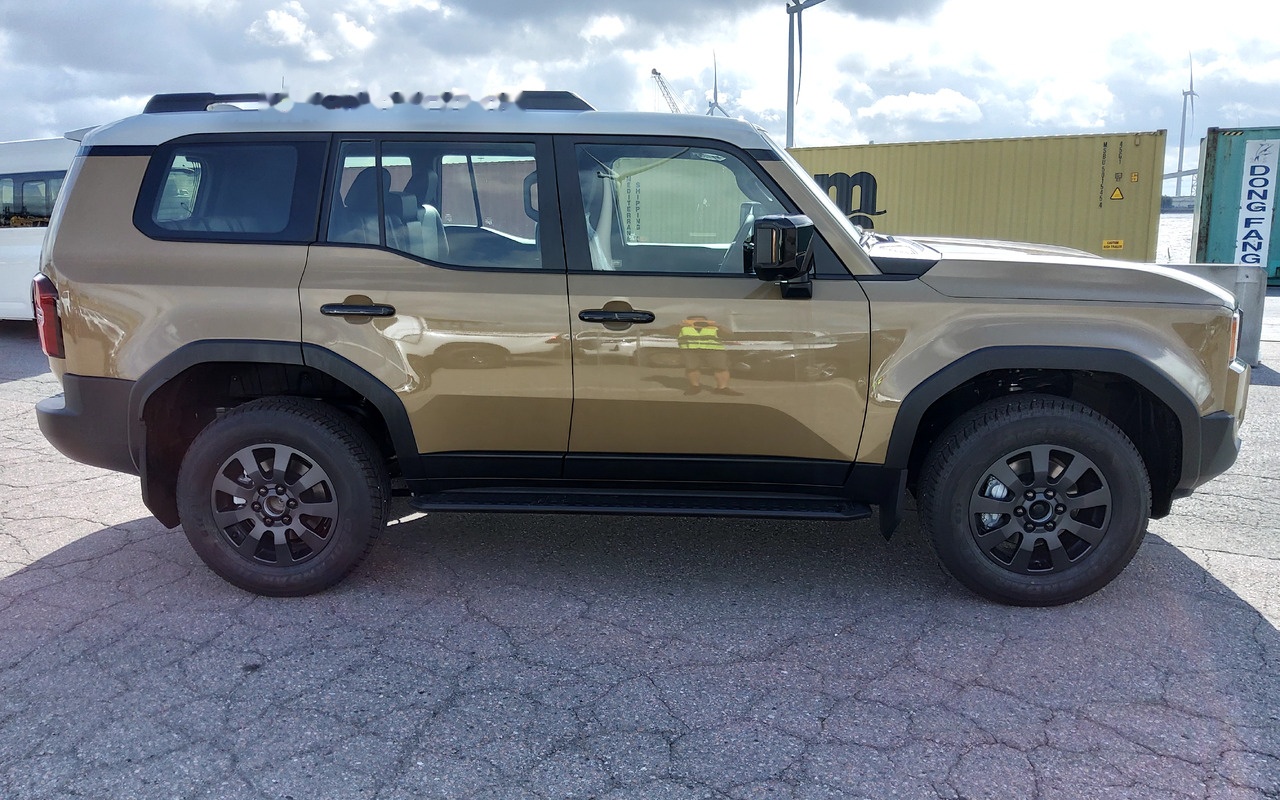 Toyota Land Cruiser Prado 250 VX ae68 first edition 2.4L Petrol Turbo Automatic NEW MODEL - SUV: foto 4 Toyota Land Cruiser Prado 250 VX ae68 first edition 2.4L Petrol Turbo Automatic NEW MODEL - SUV: foto 4