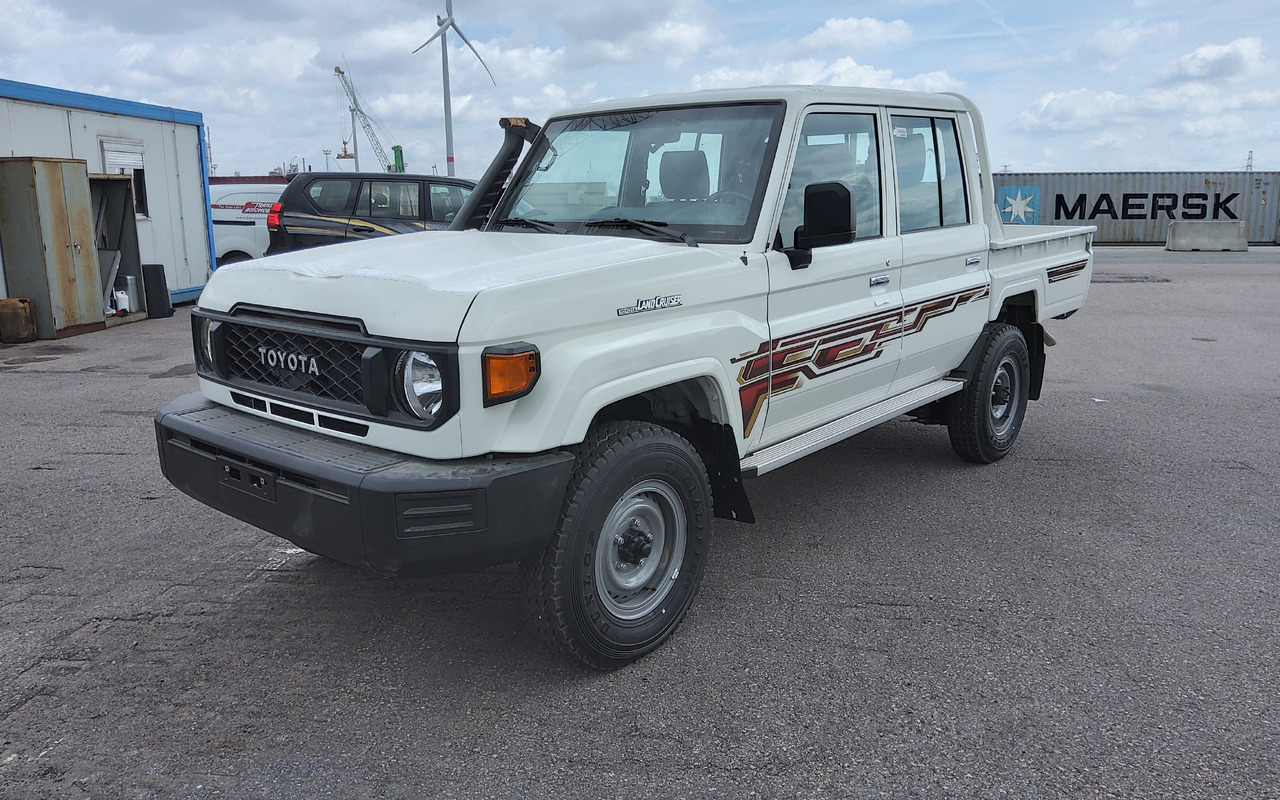 Toyota Toyota Land cruiser 79 grj double cabin 4.0L Petrol Manual 5 SEATS/PLACES - Vieglā automašīna: foto 1 Toyota Toyota Land cruiser 79 grj double cabin 4.0L Petrol Manual 5 SEATS/PLACES - Vieglā automašīna: foto 1