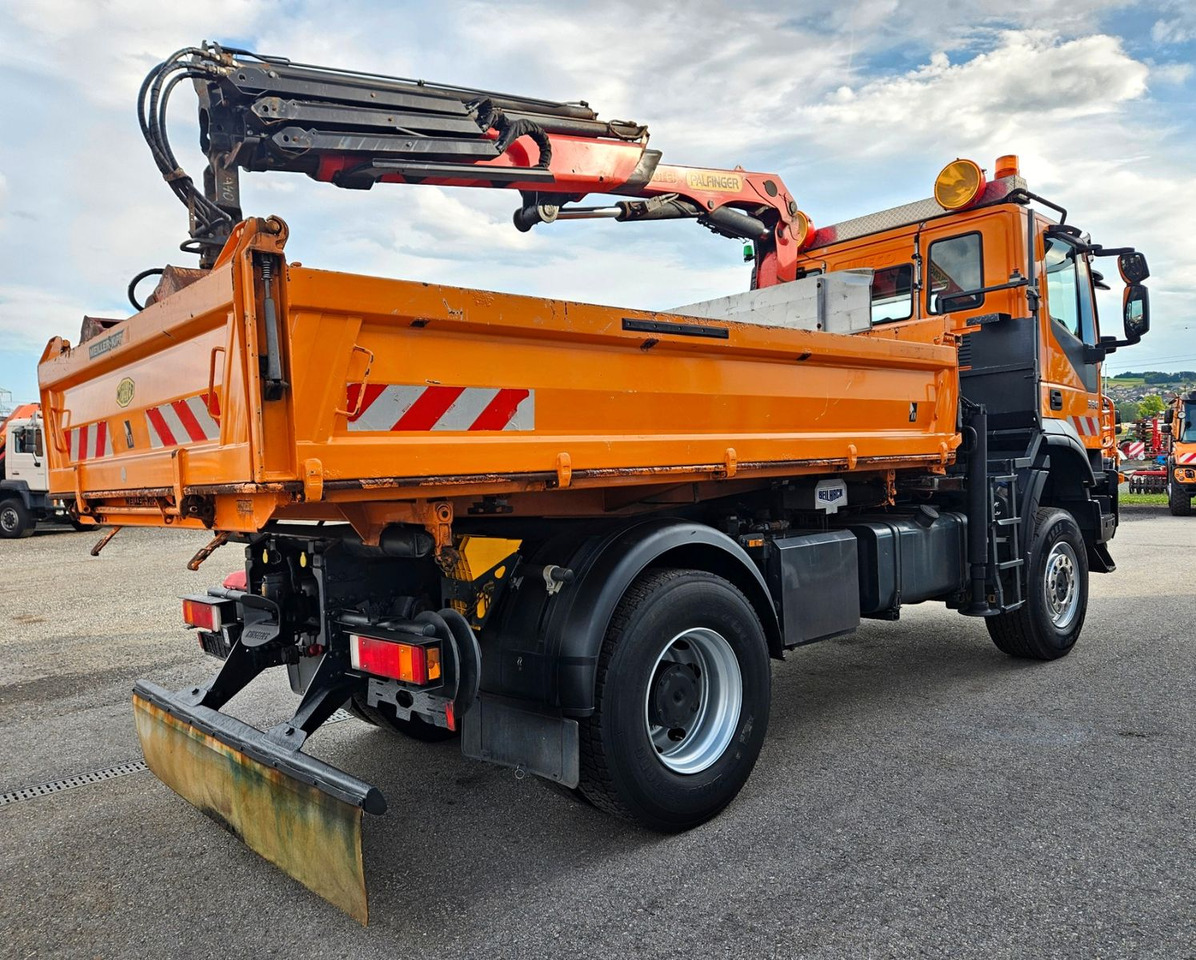 Iveco Trakker 190T33 4x4 Euro5 Kran Palfinger Funk - Kravas automašīna pašizgāzējs, Kravas auto ar manipulatoru: foto 3 Iveco Trakker 190T33 4x4 Euro5 Kran Palfinger Funk - Kravas automašīna pašizgāzējs, Kravas auto ar manipulatoru: foto 3