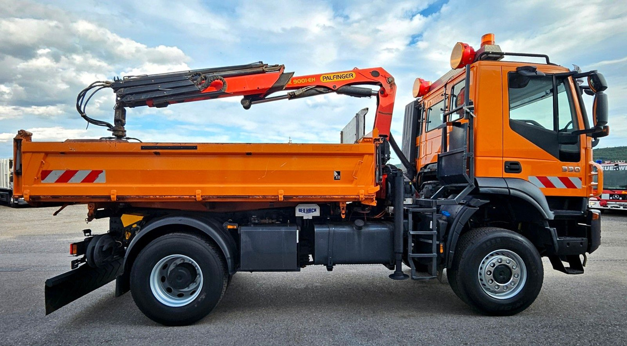 Iveco Trakker 190T33 4x4 Euro5 Kran Palfinger Funk - Kravas automašīna pašizgāzējs, Kravas auto ar manipulatoru: foto 2 Iveco Trakker 190T33 4x4 Euro5 Kran Palfinger Funk - Kravas automašīna pašizgāzējs, Kravas auto ar manipulatoru: foto 2