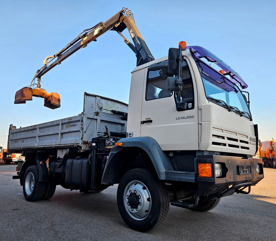 MAN LE 14.250 4x4 HIAB 077BS-2 Kran Greifer - Kravas automašīna pašizgāzējs, Kravas auto ar manipulatoru: foto 3 MAN LE 14.250 4x4 HIAB 077BS-2 Kran Greifer - Kravas automašīna pašizgāzējs, Kravas auto ar manipulatoru: foto 3