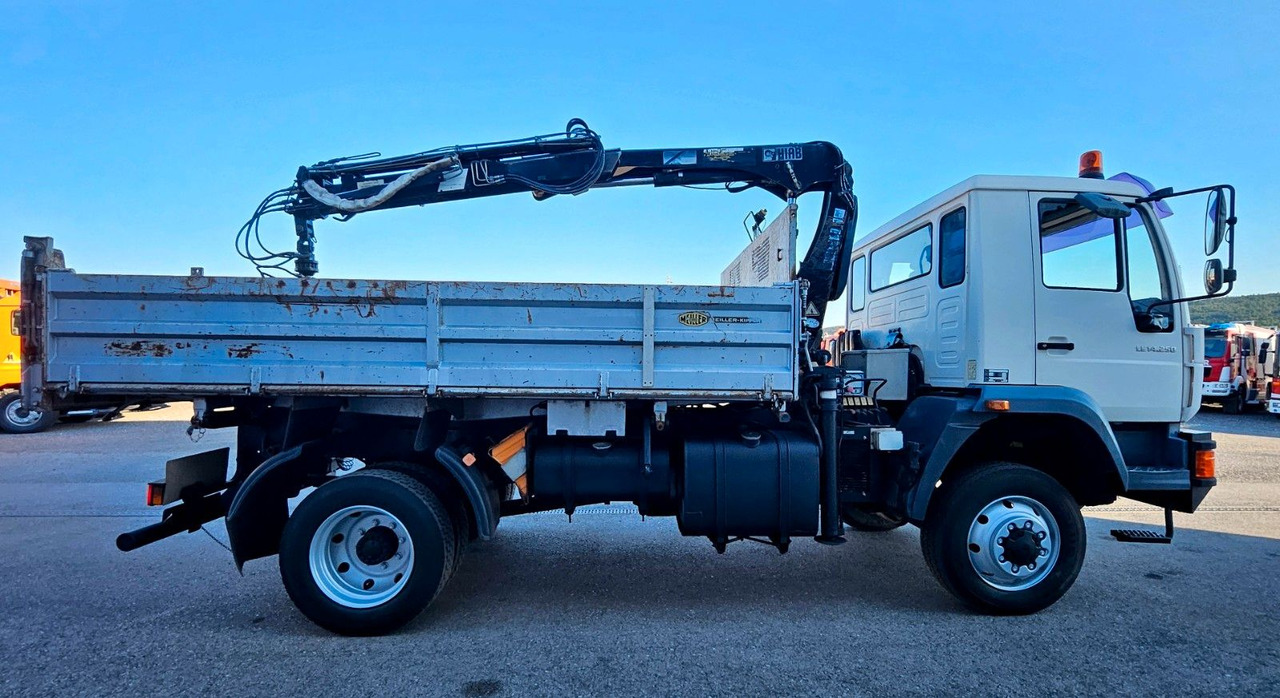 MAN LE 14.250 4x4 HIAB 077BS-2 Kran Greifer - Kravas automašīna pašizgāzējs, Kravas auto ar manipulatoru: foto 2 MAN LE 14.250 4x4 HIAB 077BS-2 Kran Greifer - Kravas automašīna pašizgāzējs, Kravas auto ar manipulatoru: foto 2