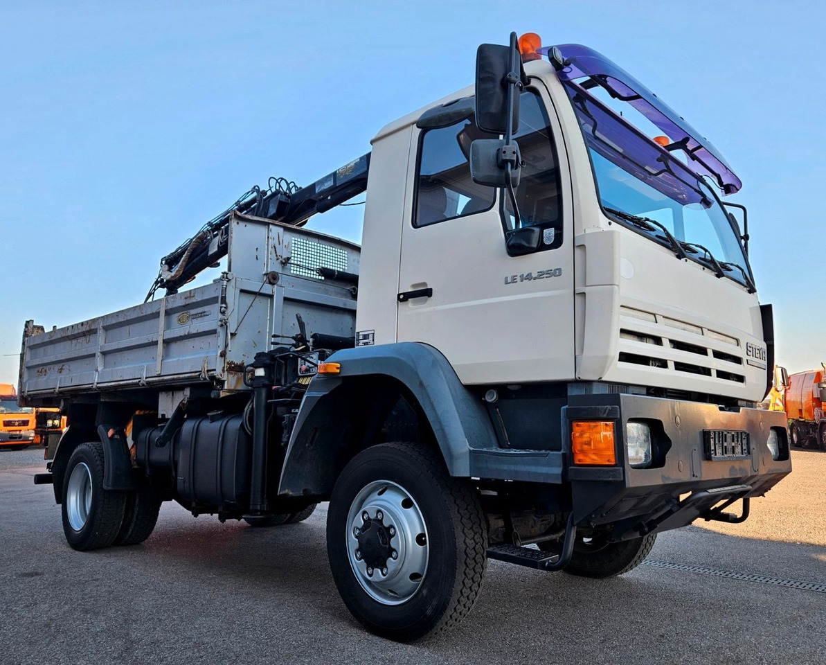 MAN LE 14.250 4x4 HIAB 077BS-2 Kran Greifer - Kravas automašīna pašizgāzējs, Kravas auto ar manipulatoru: foto 1 MAN LE 14.250 4x4 HIAB 077BS-2 Kran Greifer - Kravas automašīna pašizgāzējs, Kravas auto ar manipulatoru: foto 1