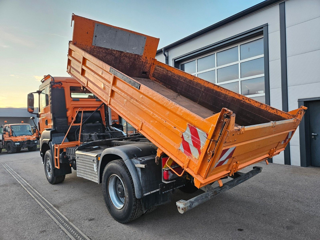 MAN TGS 18.360 4x4 BL Euro5 Meiller - Kravas automašīna pašizgāzējs: foto 3 MAN TGS 18.360 4x4 BL Euro5 Meiller - Kravas automašīna pašizgāzējs: foto 3