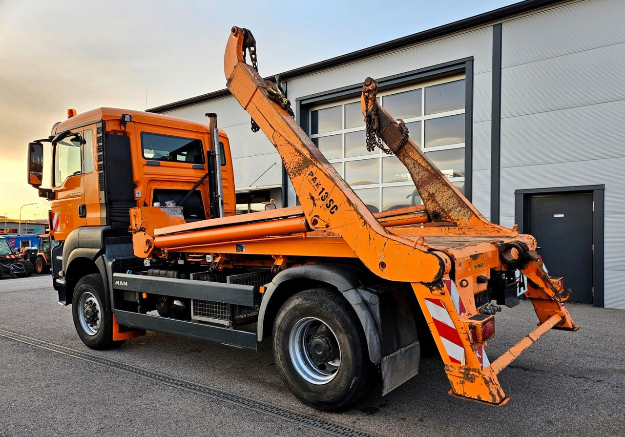 MAN TGS 18.360 4x4 BL Euro5 Palfinger Winterdienst - Kravas automašīna pašizgāzējs: foto 3 MAN TGS 18.360 4x4 BL Euro5 Palfinger Winterdienst - Kravas automašīna pašizgāzējs: foto 3