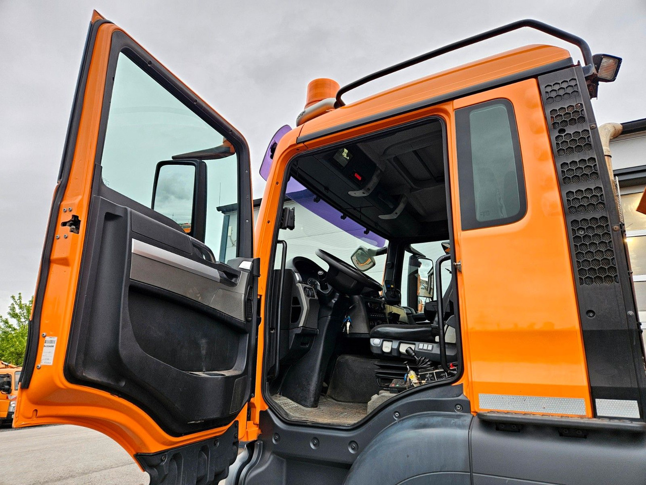 Kravas automašīna pašizgāzējs, Kravas auto ar manipulatoru MAN TGS 28.360 6x4-4 HIAB 144E-4 Kran Euro5: foto 16