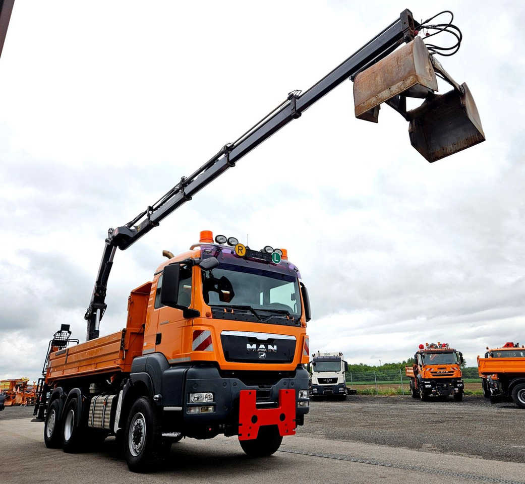 Kravas automašīna pašizgāzējs, Kravas auto ar manipulatoru MAN TGS 28.360 6x4-4 HIAB 144E-4 Kran Euro5: foto 11