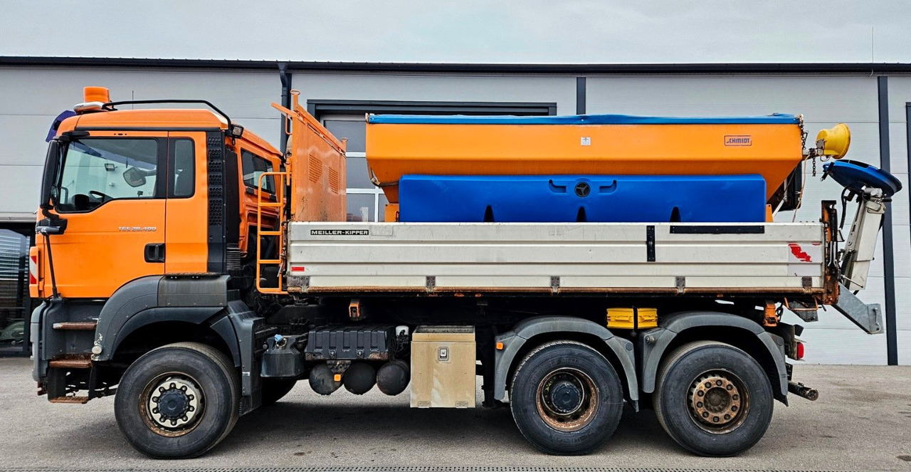 MAN TGS 28.400 6x4-4 BL Winterdienst Schmidt Euro5 - Kravas automašīna pašizgāzējs: foto 2 MAN TGS 28.400 6x4-4 BL Winterdienst Schmidt Euro5 - Kravas automašīna pašizgāzējs: foto 2