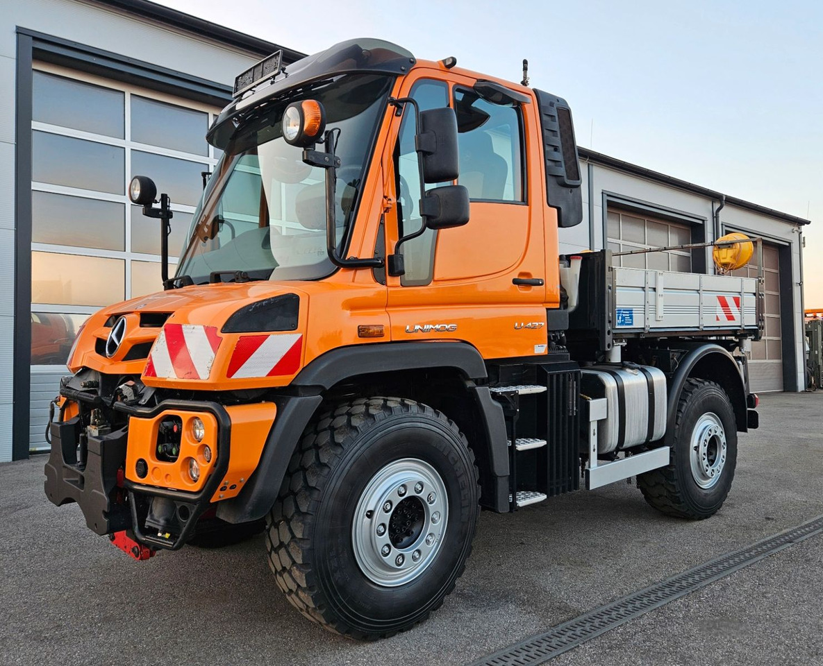 Unimog U427 UGE Euro6 VarioPilot Hydrostat - Kravas automašīna pašizgāzējs: foto 1 Unimog U427 UGE Euro6 VarioPilot Hydrostat - Kravas automašīna pašizgāzējs: foto 1