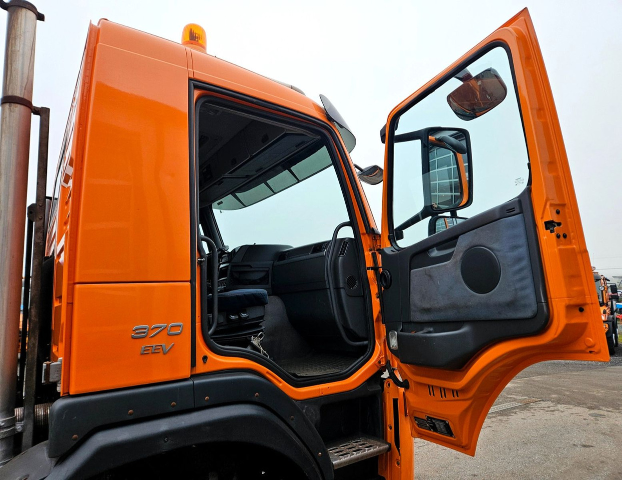 Kravas automašīna pašizgāzējs, Kravas auto ar manipulatoru Volvo FM 370 4x4 Palfinger PK12002 Funk Kran EEV: foto 21 Kravas automašīna pašizgāzējs, Kravas auto ar manipulatoru Volvo FM 370 4x4 Palfinger PK12002 Funk Kran EEV: foto 21