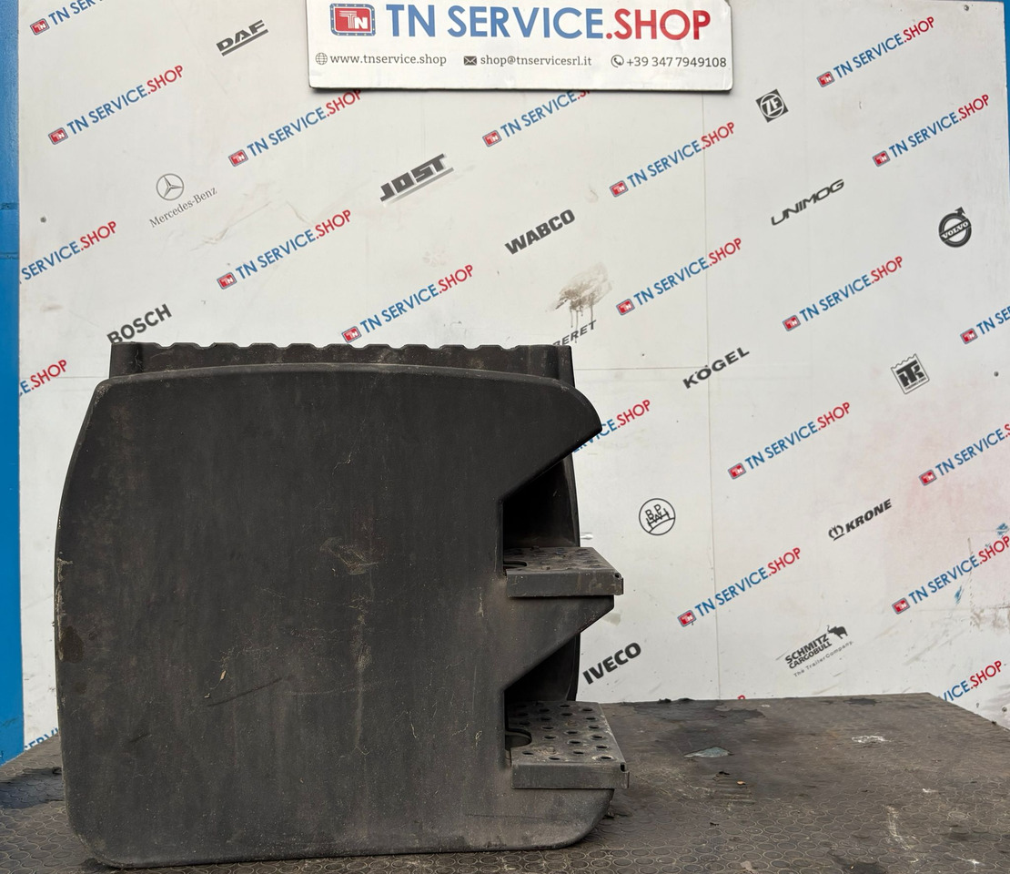 Serbatoio Adblue Iveco - AdBlue tvertne - Kravas automašīna: foto 1 Serbatoio Adblue Iveco - AdBlue tvertne - Kravas automašīna: foto 1