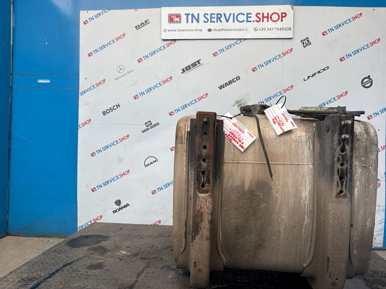 Serbatoio Gasolio Iveco - Degvielas tvertne - Komercauto: foto 3 Serbatoio Gasolio Iveco - Degvielas tvertne - Komercauto: foto 3
