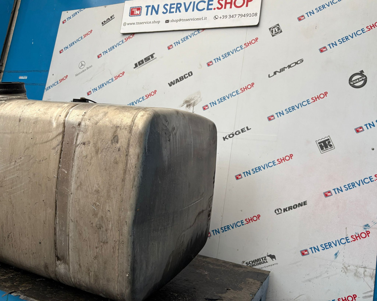 Serbatoio Gasolio Iveco - Degvielas tvertne - Kravas automašīna: foto 2 Serbatoio Gasolio Iveco - Degvielas tvertne - Kravas automašīna: foto 2