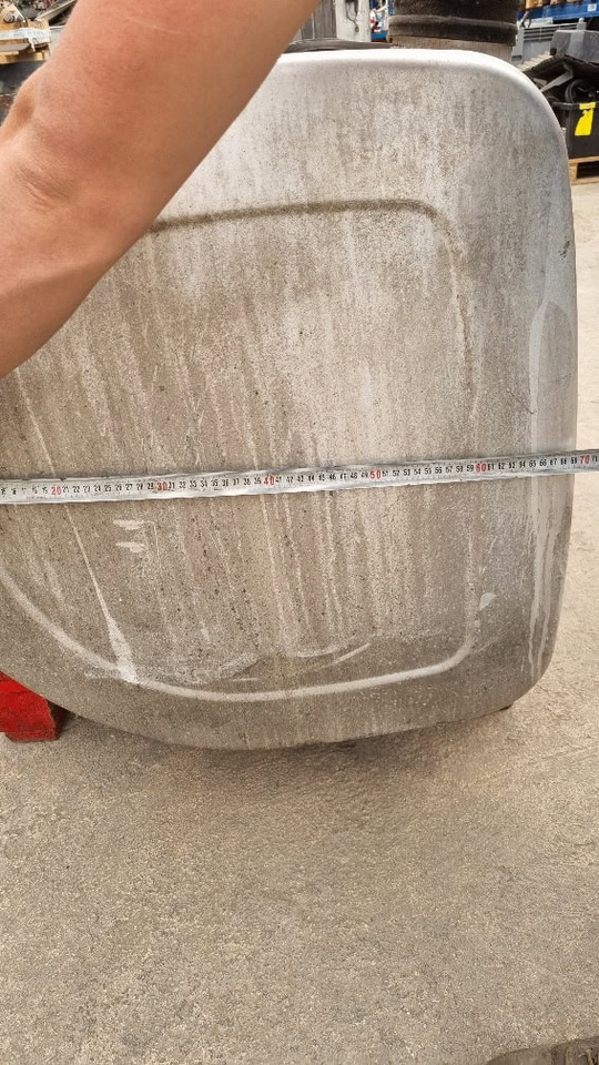 Serbatoio Volvo 570 lt - Degvielas tvertne - Kravas automašīna: foto 4 Serbatoio Volvo 570 lt - Degvielas tvertne - Kravas automašīna: foto 4