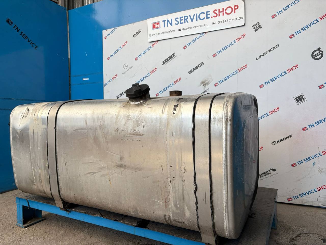 Serbatoio gasolio Iveco - Degvielas tvertne - Komercauto: foto 2 Serbatoio gasolio Iveco - Degvielas tvertne - Komercauto: foto 2