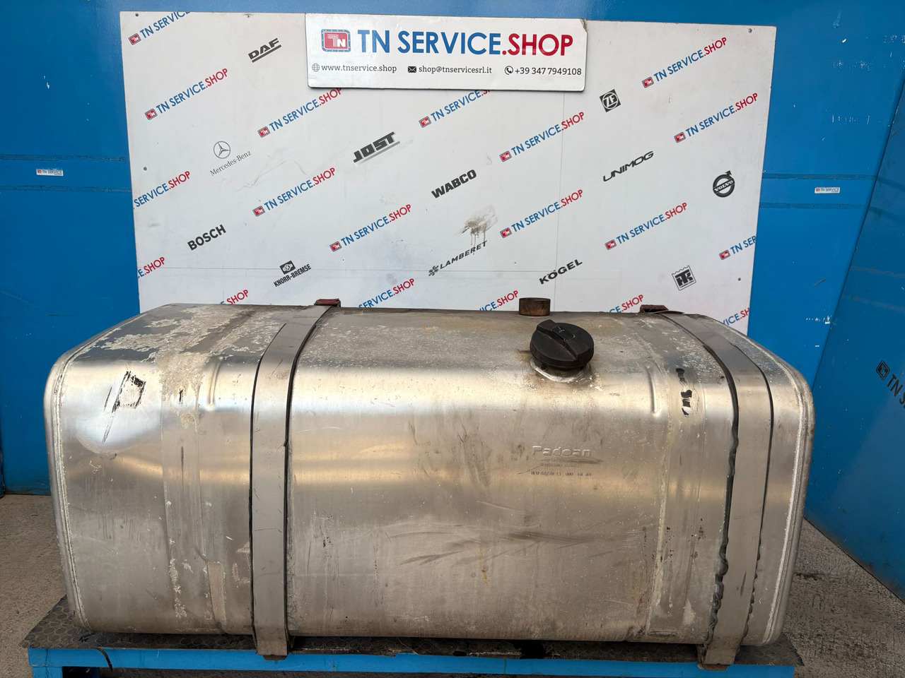 Serbatoio gasolio Iveco - Degvielas tvertne - Komercauto: foto 1 Serbatoio gasolio Iveco - Degvielas tvertne - Komercauto: foto 1