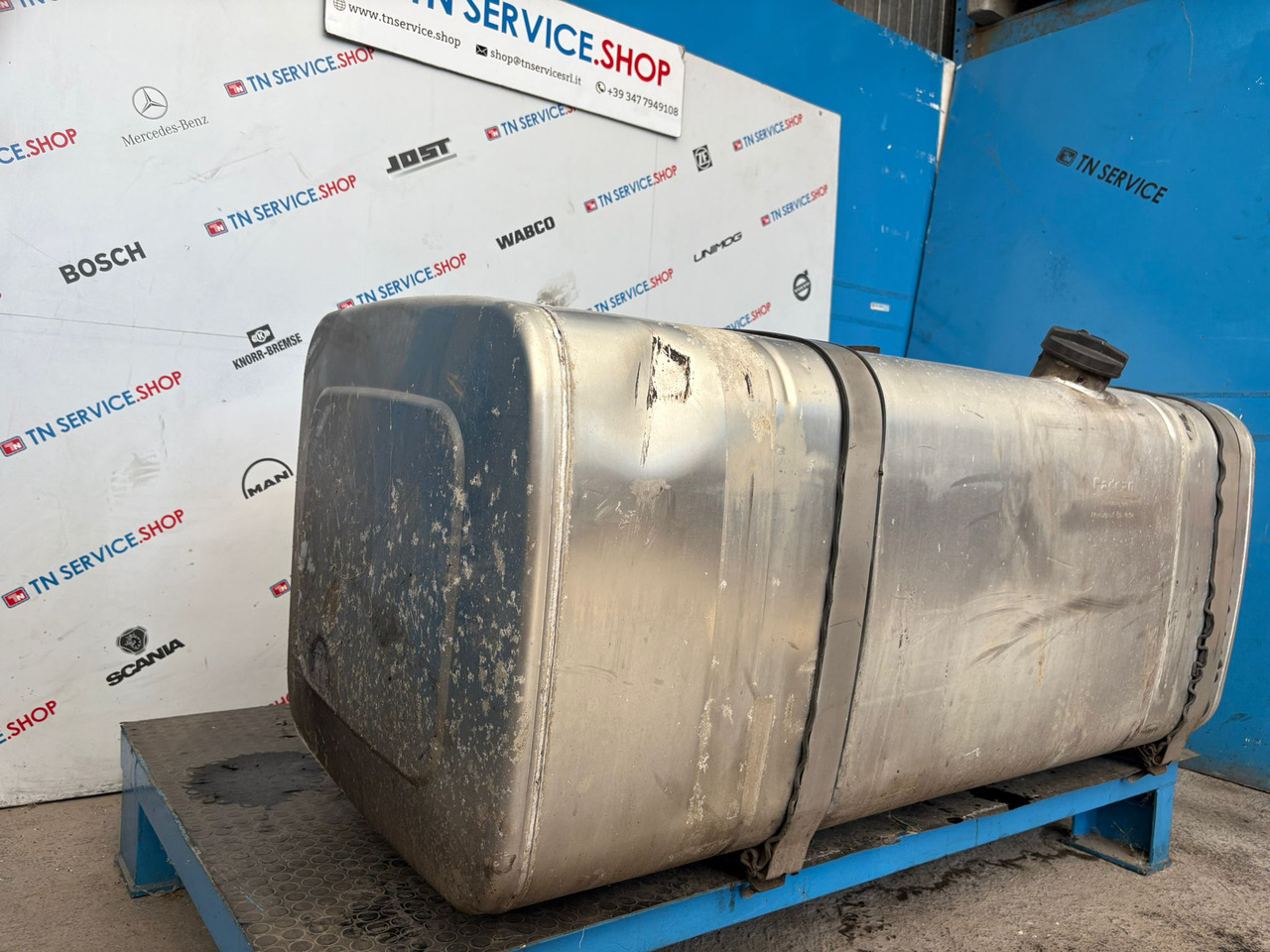 Serbatoio gasolio Iveco - Degvielas tvertne - Komercauto: foto 3 Serbatoio gasolio Iveco - Degvielas tvertne - Komercauto: foto 3