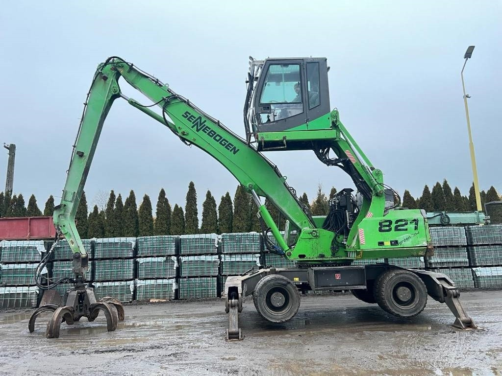 Sennebogen 821 - Atkritumu iekrāvējs: foto 1 Sennebogen 821 - Atkritumu iekrāvējs: foto 1