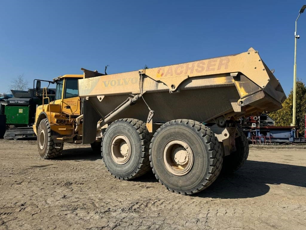 Volvo A 25 D - Artikulētias pašizgāzējs: foto 3 Volvo A 25 D - Artikulētias pašizgāzējs: foto 3