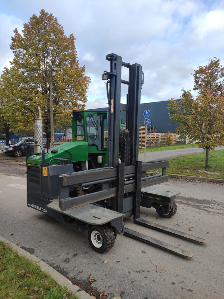Combilift C4500 - Sānu autokrāvējs: foto 2 Combilift C4500 - Sānu autokrāvējs: foto 2