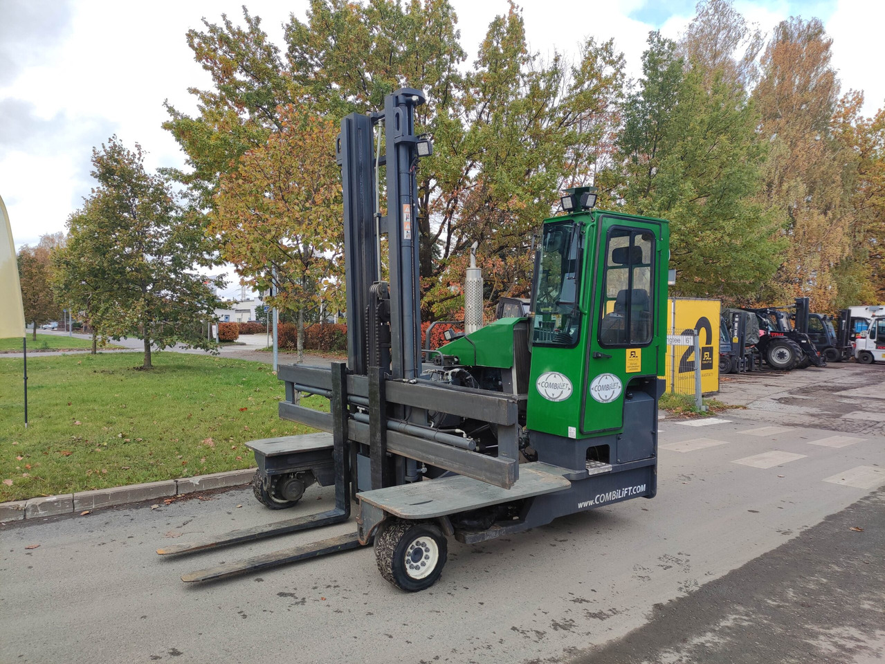 Combilift C4500 - Sānu autokrāvējs: foto 1 Combilift C4500 - Sānu autokrāvējs: foto 1