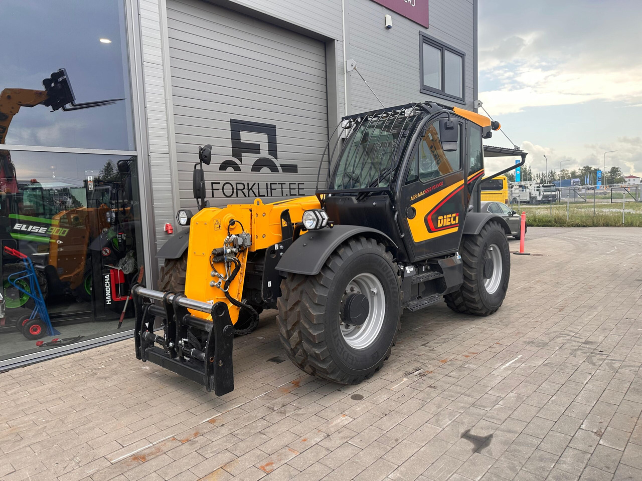 Dieci Agri Max 65.8 VS EVO2 GD - Teleskopiskais iekrāvējs: foto 1 Dieci Agri Max 65.8 VS EVO2 GD - Teleskopiskais iekrāvējs: foto 1
