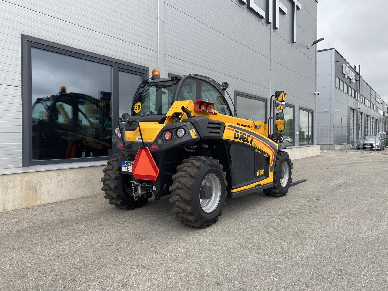 Dieci Mini Agri 20.4 SMART 37 kW - Teleskopiskais iekrāvējs: foto 4 Dieci Mini Agri 20.4 SMART 37 kW - Teleskopiskais iekrāvējs: foto 4