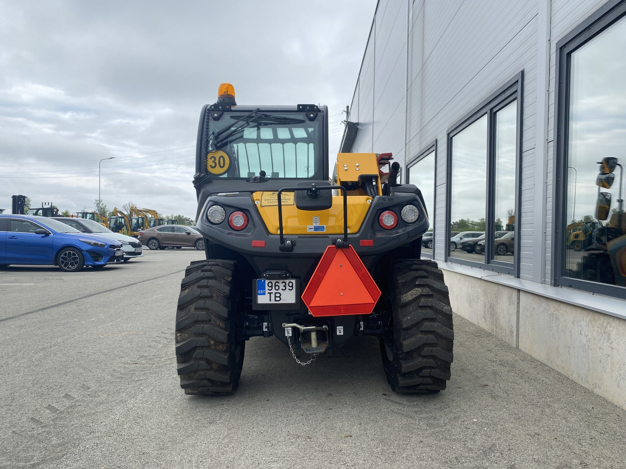 Dieci Mini Agri 20.4 SMART 37 kW - Teleskopiskais iekrāvējs: foto 5 Dieci Mini Agri 20.4 SMART 37 kW - Teleskopiskais iekrāvējs: foto 5
