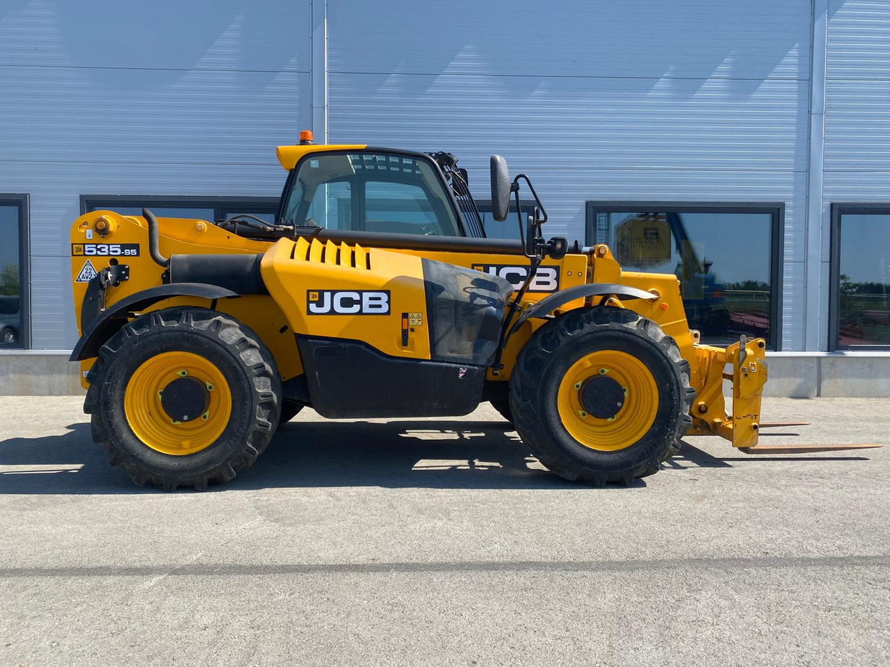 JCB 535-95 - Teleskopiskais iekrāvējs: foto 2 JCB 535-95 - Teleskopiskais iekrāvējs: foto 2