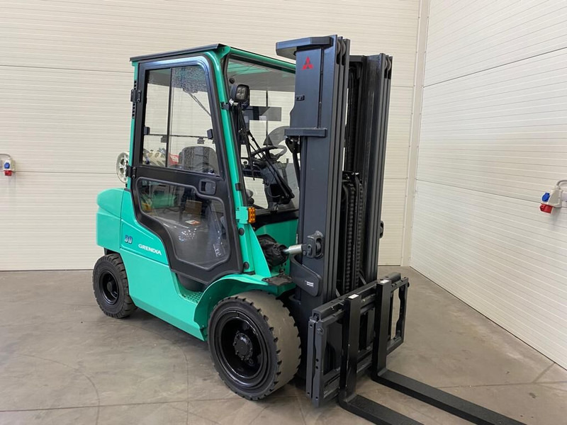 Mitsubishi FG30N - Gāzes iekrāvējs: foto 4 Mitsubishi FG30N - Gāzes iekrāvējs: foto 4