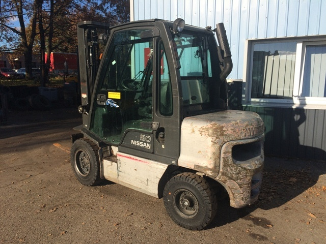 NISSAN DX 30 - Dīzeļiekrāvējs: foto 2 NISSAN DX 30 - Dīzeļiekrāvējs: foto 2