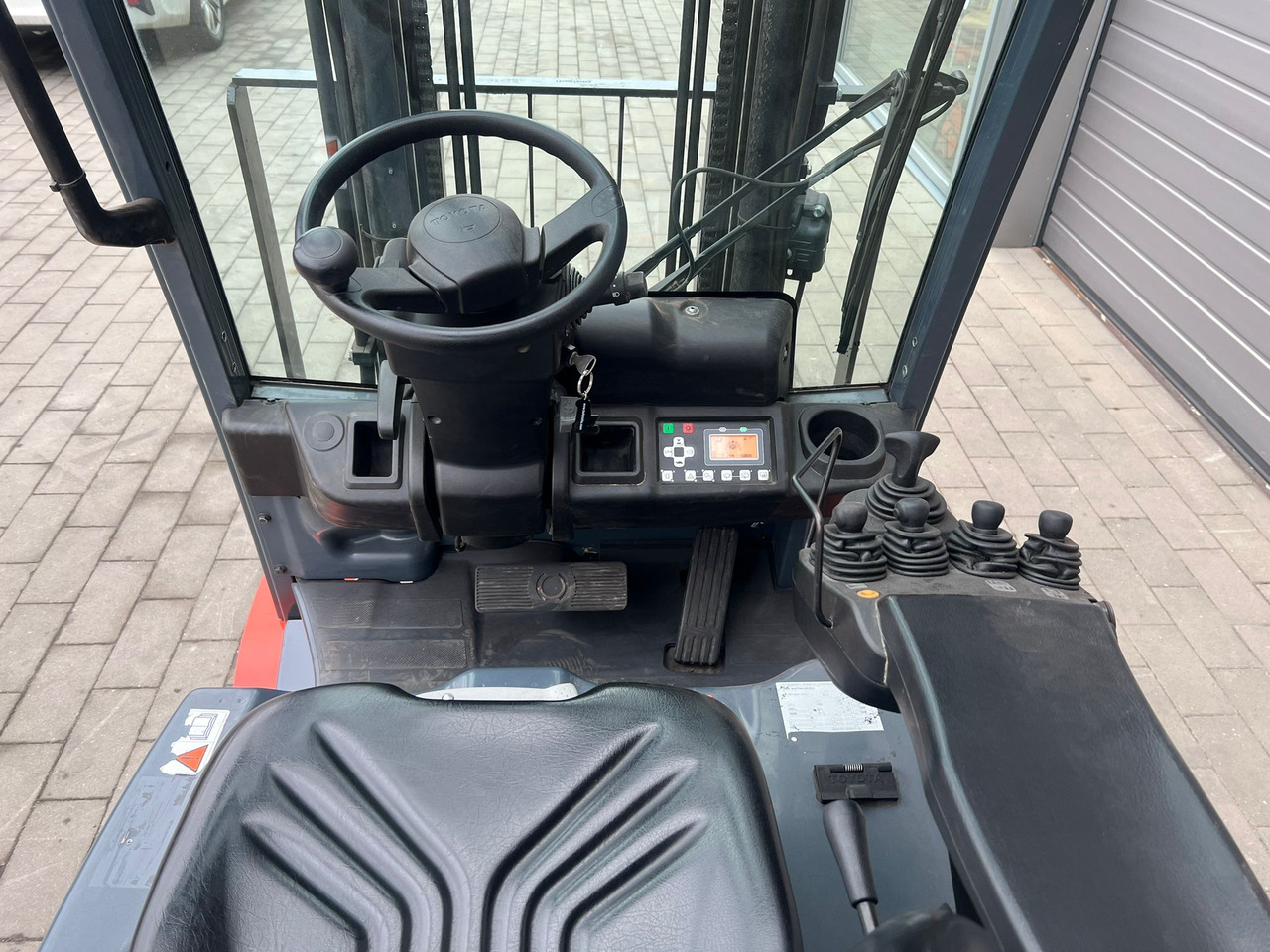 Elektroiekrāvējs Toyota 8FBE20T: foto 7