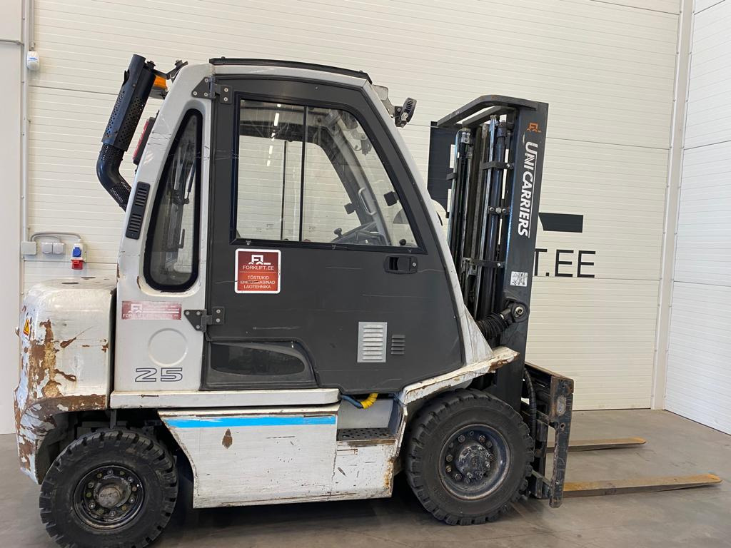Unicarriers Y1D2A25Q - Dīzeļiekrāvējs: foto 4 Unicarriers Y1D2A25Q - Dīzeļiekrāvējs: foto 4