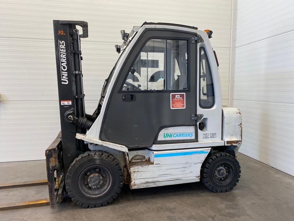 Unicarriers Y1D2A25Q - Dīzeļiekrāvējs: foto 2 Unicarriers Y1D2A25Q - Dīzeļiekrāvējs: foto 2