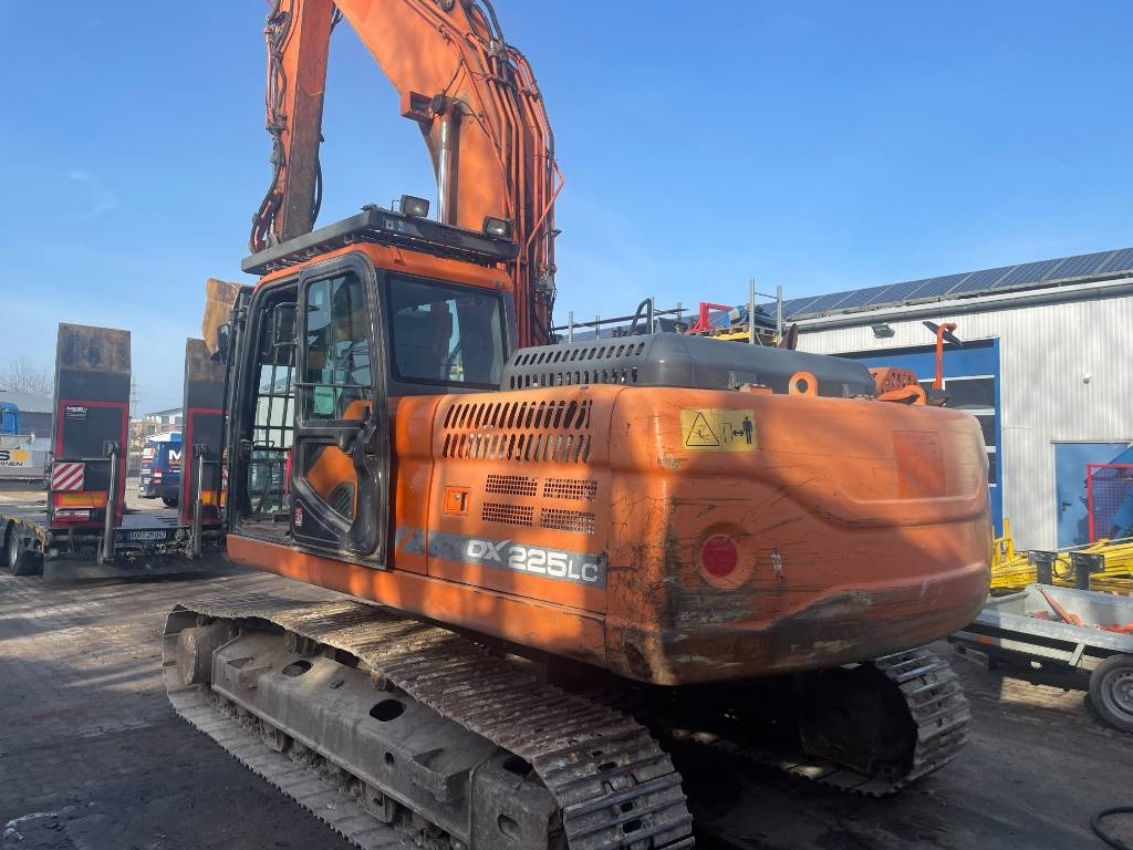 Doosan EXCA - Kāpurķēžu ekskavators: foto 1 Doosan EXCA - Kāpurķēžu ekskavators: foto 1