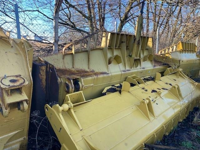 CAT D 8 U-blade - Vērstuve - Celtniecības tehnika: foto 1 CAT D 8 U-blade - Vērstuve - Celtniecības tehnika: foto 1