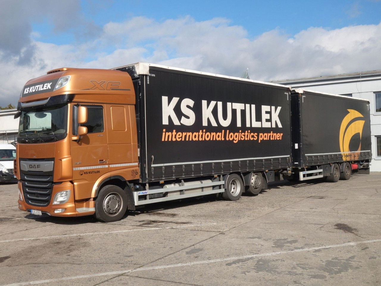 DAF XF 480 SSC, 120 cbm, Durchfahren - Kravas automašīna ar tentu: foto 2 DAF XF 480 SSC, 120 cbm, Durchfahren - Kravas automašīna ar tentu: foto 2