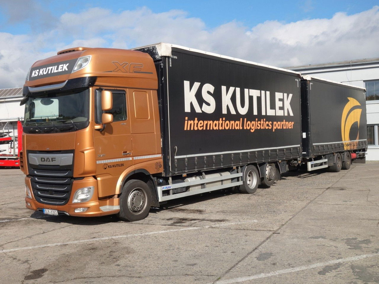 DAF XF 480 SSC, 120 cbm, Durchfahren - Kravas automašīna ar tentu: foto 1 DAF XF 480 SSC, 120 cbm, Durchfahren - Kravas automašīna ar tentu: foto 1