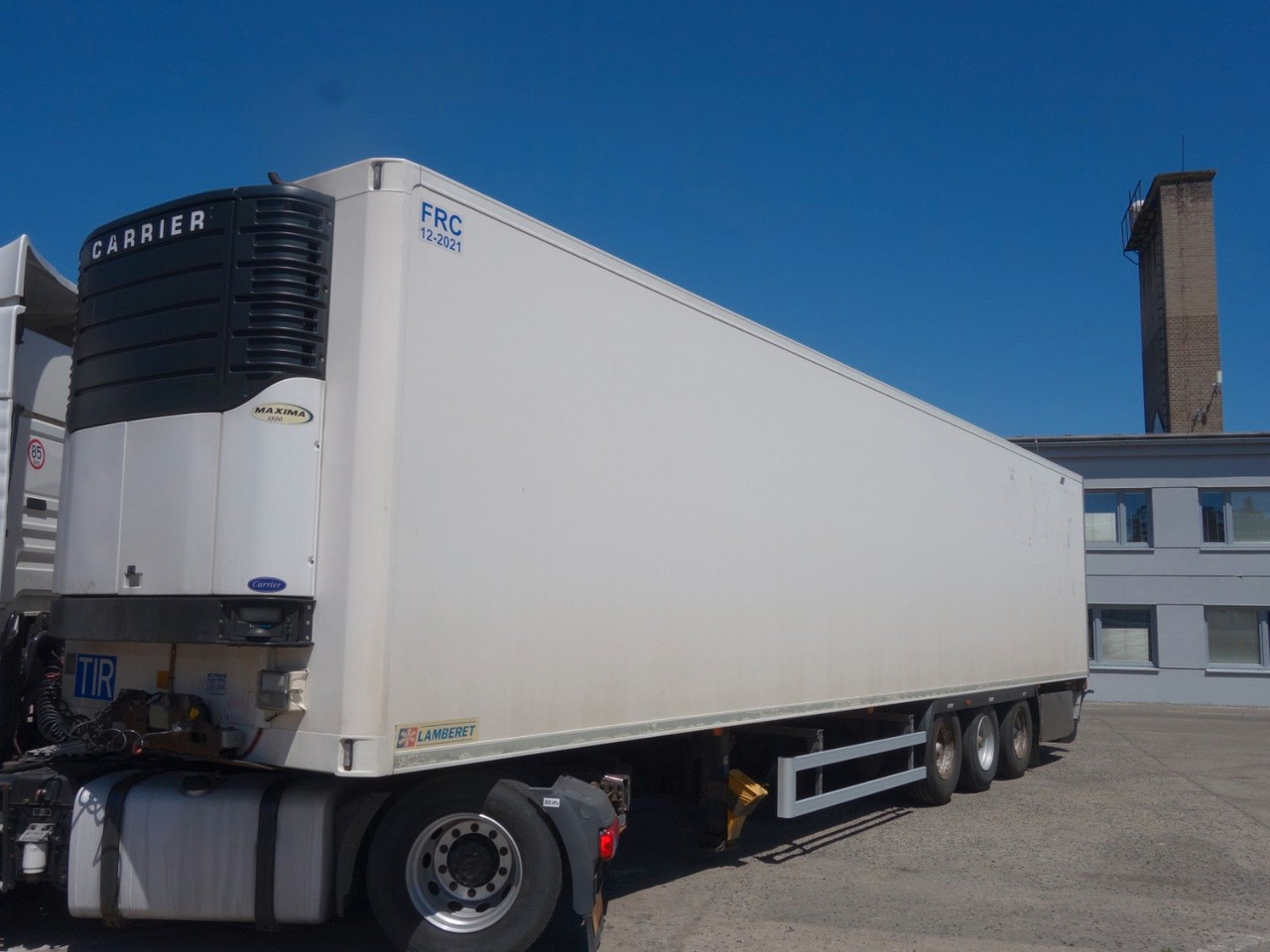 Lamberet LVF S3 mit Carrier 1300, 2.400 BtS. - Puspiekabe refrižerators: foto 1 Lamberet LVF S3 mit Carrier 1300, 2.400 BtS. - Puspiekabe refrižerators: foto 1