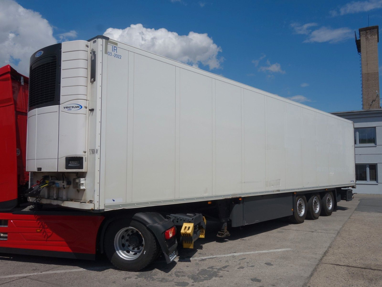 Schmitz Cargobull SKO 24/L mir Carrier 1350, Liftachse - Puspiekabe refrižerators: foto 1 Schmitz Cargobull SKO 24/L mir Carrier 1350, Liftachse - Puspiekabe refrižerators: foto 1