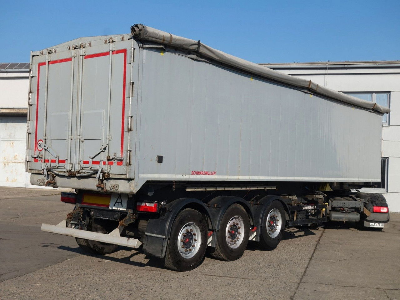 Schwarzmüller Alu Kipper, 50 cm3, Rollplane, Liftachse, SAF - Puspiekabe pašizgāzējs: foto 4 Schwarzmüller Alu Kipper, 50 cm3, Rollplane, Liftachse, SAF - Puspiekabe pašizgāzējs: foto 4