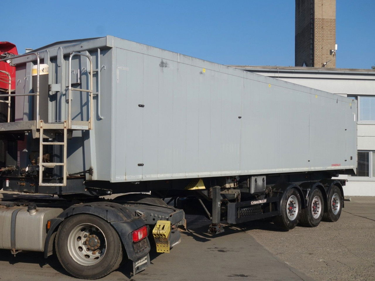 Schwarzmüller Alu Kipper, 50 cm3, Rollplane, Liftachse, SAF - Puspiekabe pašizgāzējs: foto 1 Schwarzmüller Alu Kipper, 50 cm3, Rollplane, Liftachse, SAF - Puspiekabe pašizgāzējs: foto 1