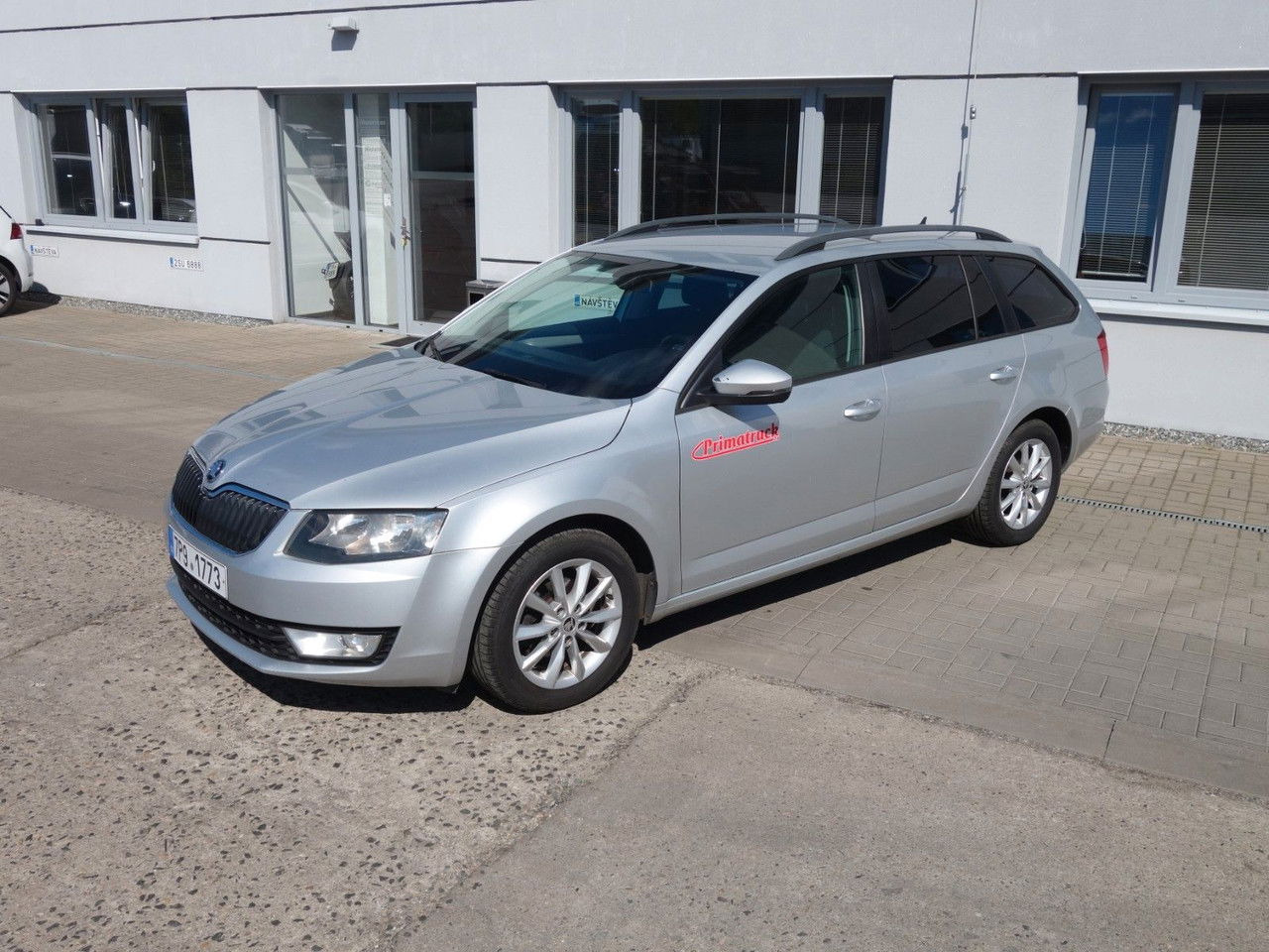 Škoda Octavia Combi Ambition 1,6 TDI, DSG, Navi, Clima - Universālis: foto 2 Škoda Octavia Combi Ambition 1,6 TDI, DSG, Navi, Clima - Universālis: foto 2